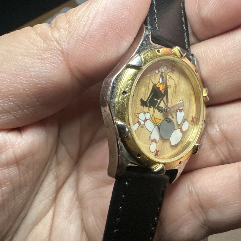 Works VTG Fossil Warner Bros Daffy Duck Watch 36mm New Battery & Leather‎ RARE